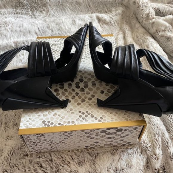 Jimmy Choo - Picture 5 of 6